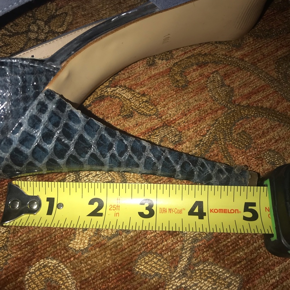 Guess - Picture 5 of 6